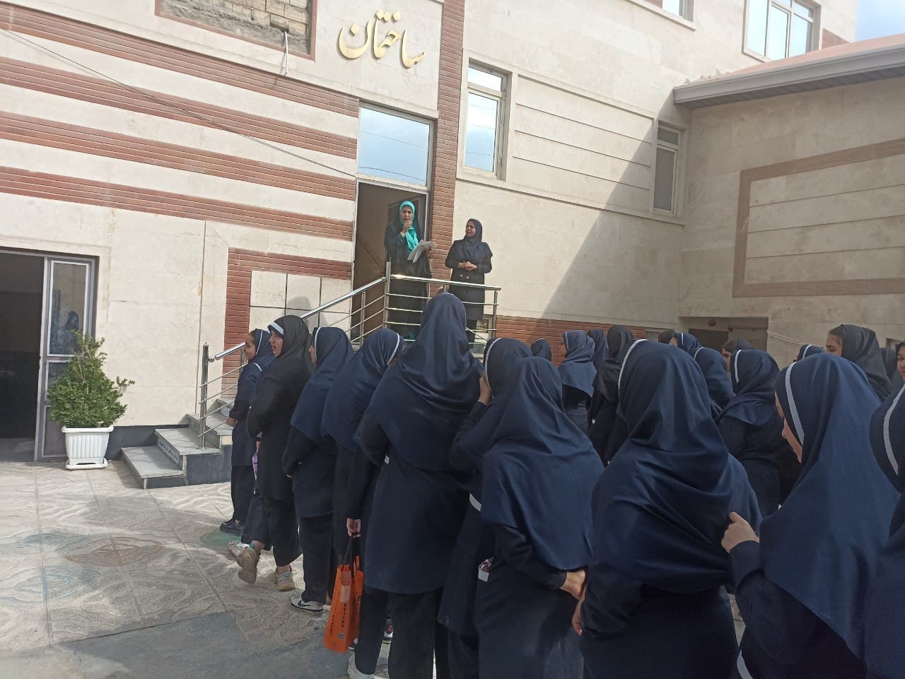 دبیرستان دوره اول دخترانه ستایش نو